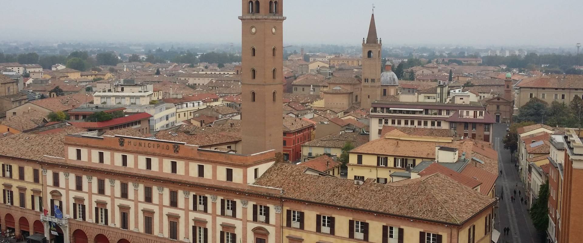 Il Palazzo Comunale di Forlì visto dalla Torre di San Mercuriale photo by Chiari86